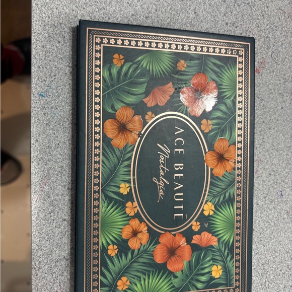 Ace Beaute Paradise Fallen Eyeshadow Palette - Picture 2 of 2